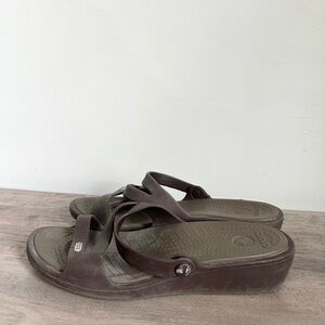Crocs Sandals Women's Size 7 Brown Patricia Wedge Strappy Slip On